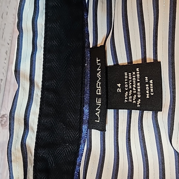 LANE BRYANT BLUE & WHITE STRIPED PLUS SIZE  3/4 CUFF SLEEVE BUTTON-UP BLOUSE - Picture 11 of 12